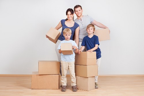 Smooth moving day support from Kingston upon Thames movers