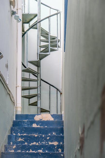 https://moverskingstonuponthames.co.uk/blog/kt1-flat-removals-tips-for-narrow-staircases-and-parking/